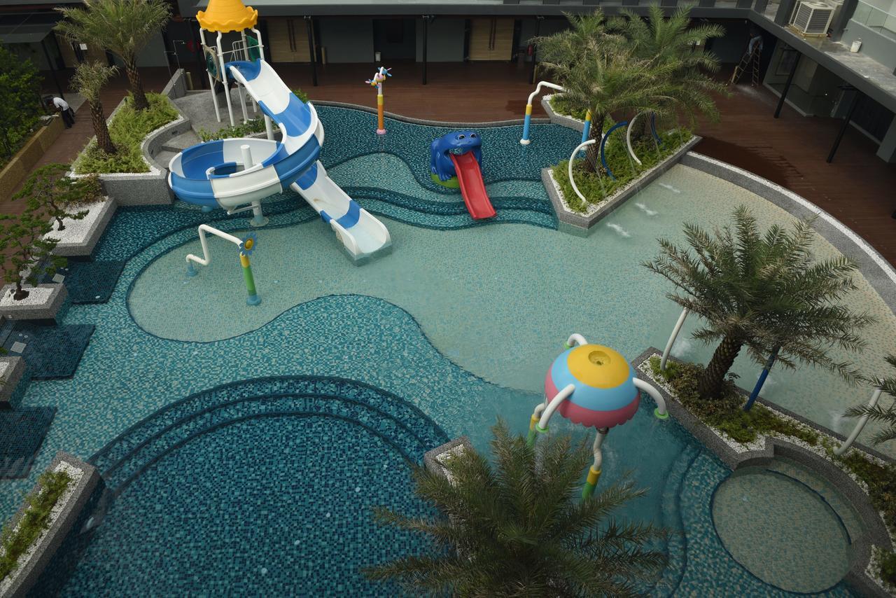 Vangohh Eminent Hotel & Spa Bukit Mertajam Exterior photo
