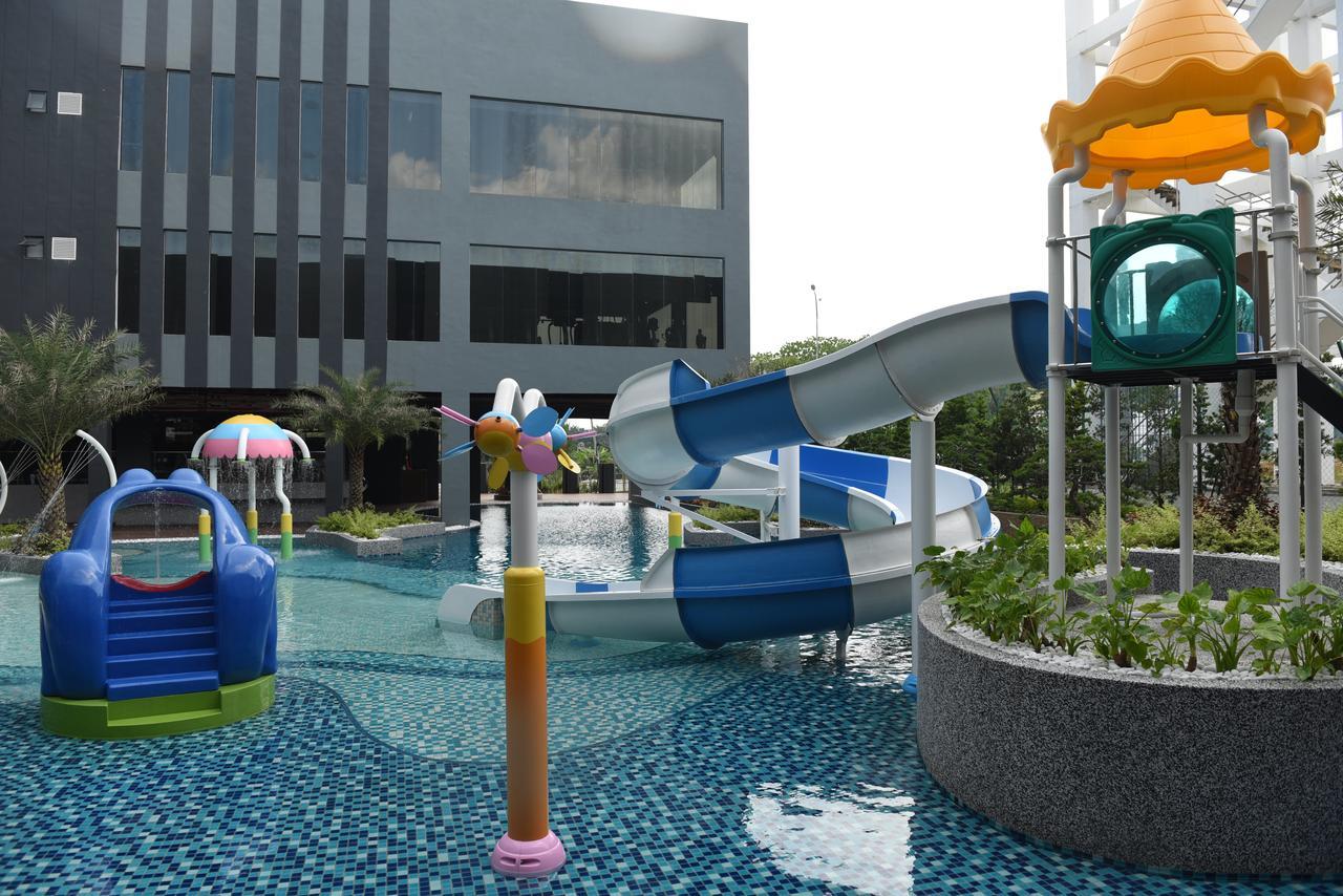 Vangohh Eminent Hotel & Spa Bukit Mertajam Exterior photo