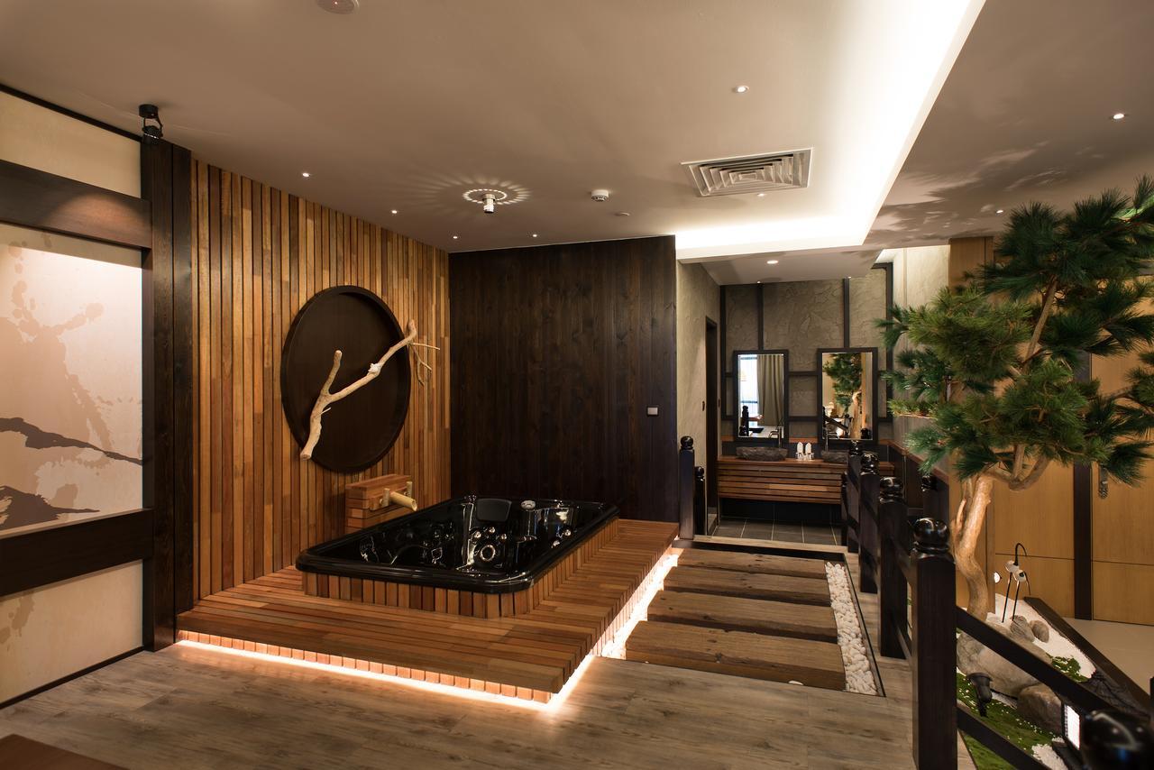 Vangohh Eminent Hotel & Spa Bukit Mertajam Exterior photo