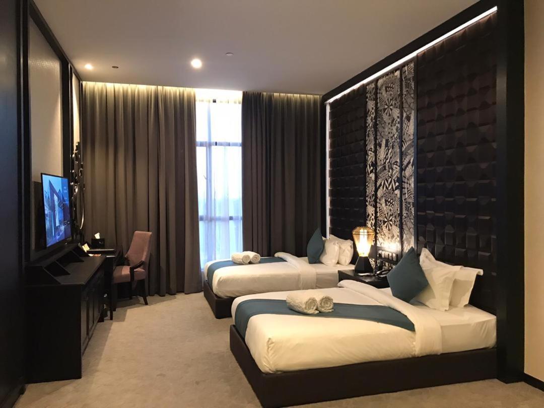 Vangohh Eminent Hotel & Spa Bukit Mertajam Exterior photo